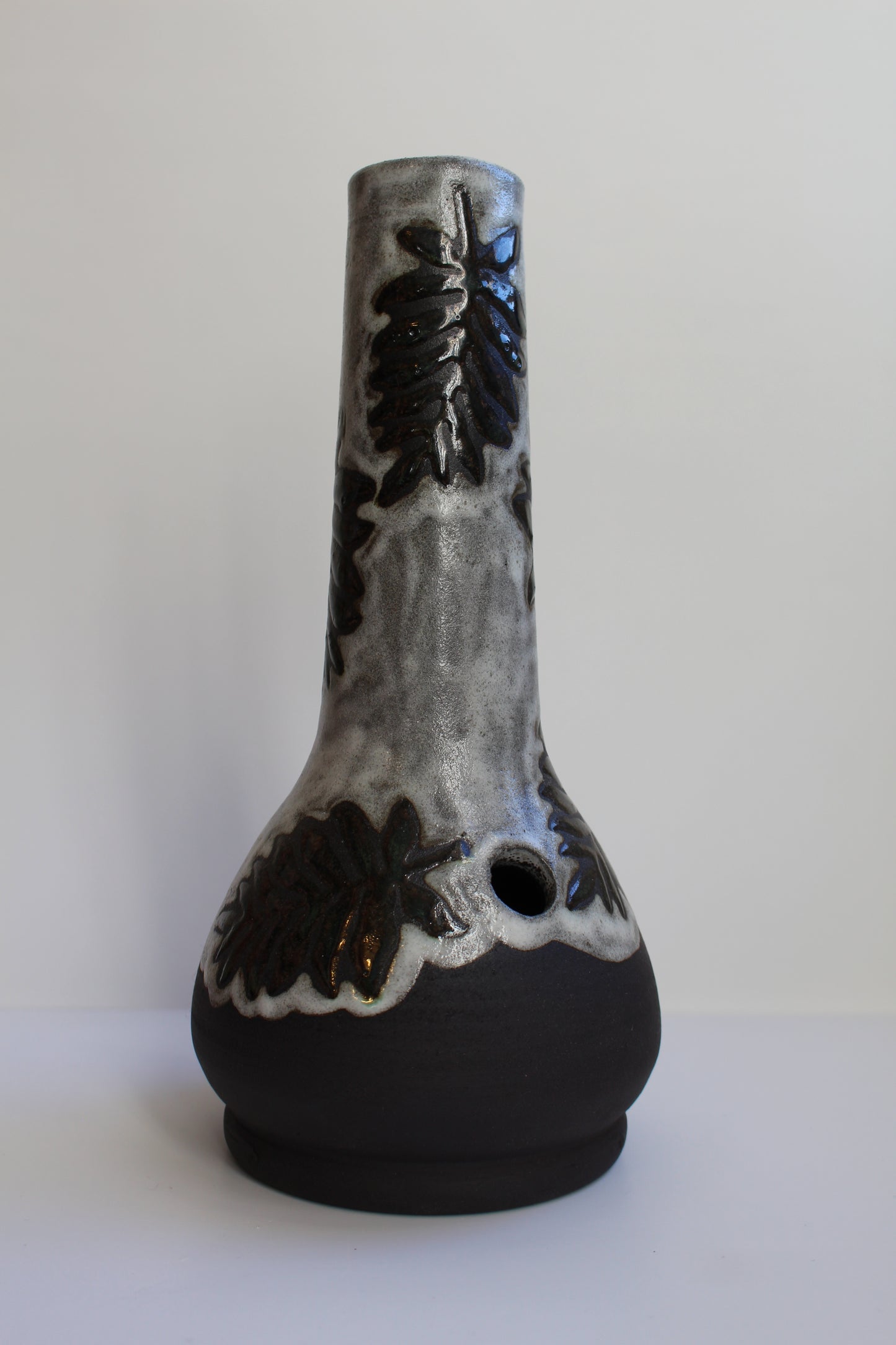 Black and White Leaf Handmade Ceramic Bong – Wheel-Thrown Stoneware Smokeware with Glazed Finish & 14mm Glass Downstem