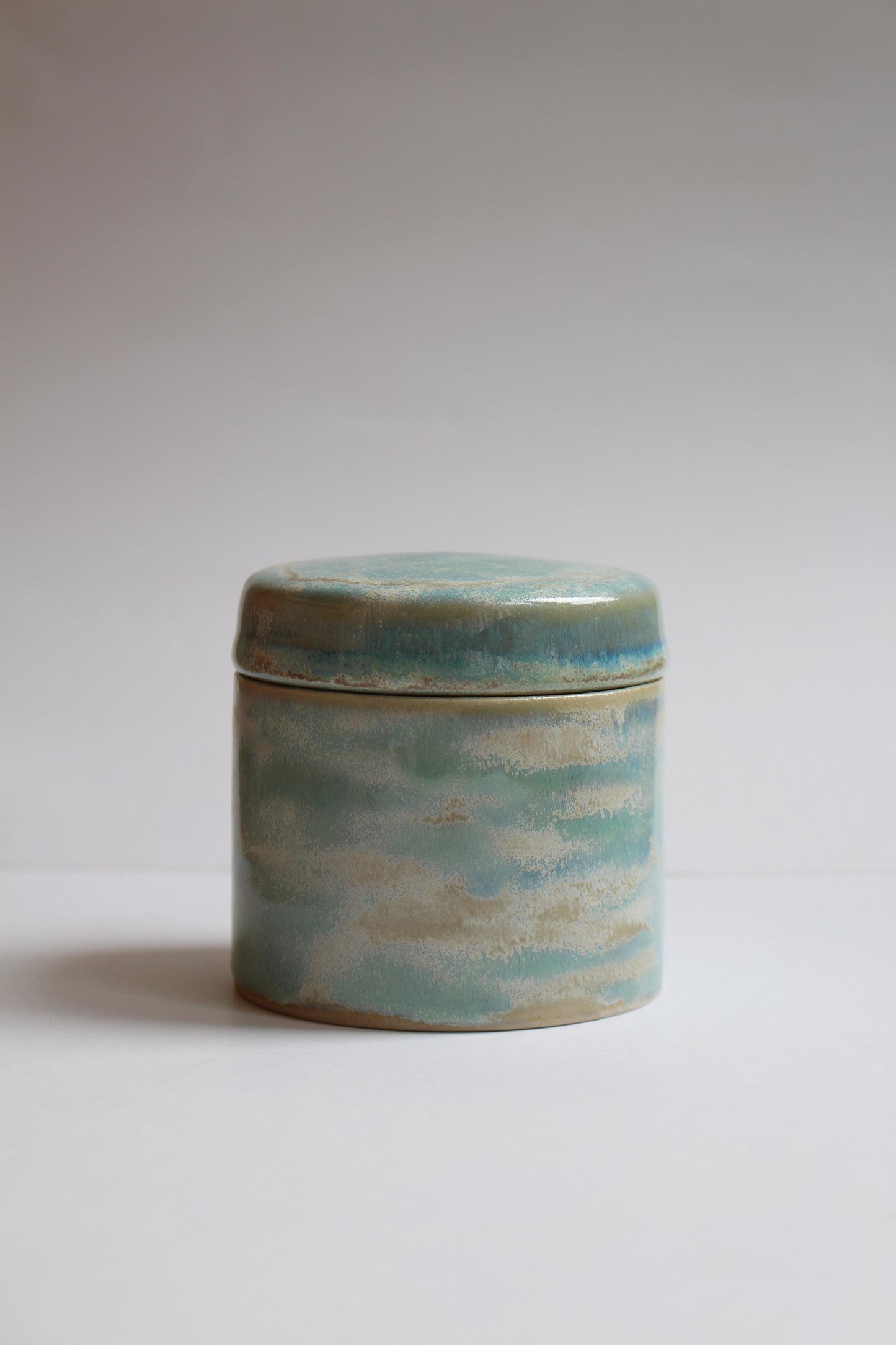 Lidded jar thingy